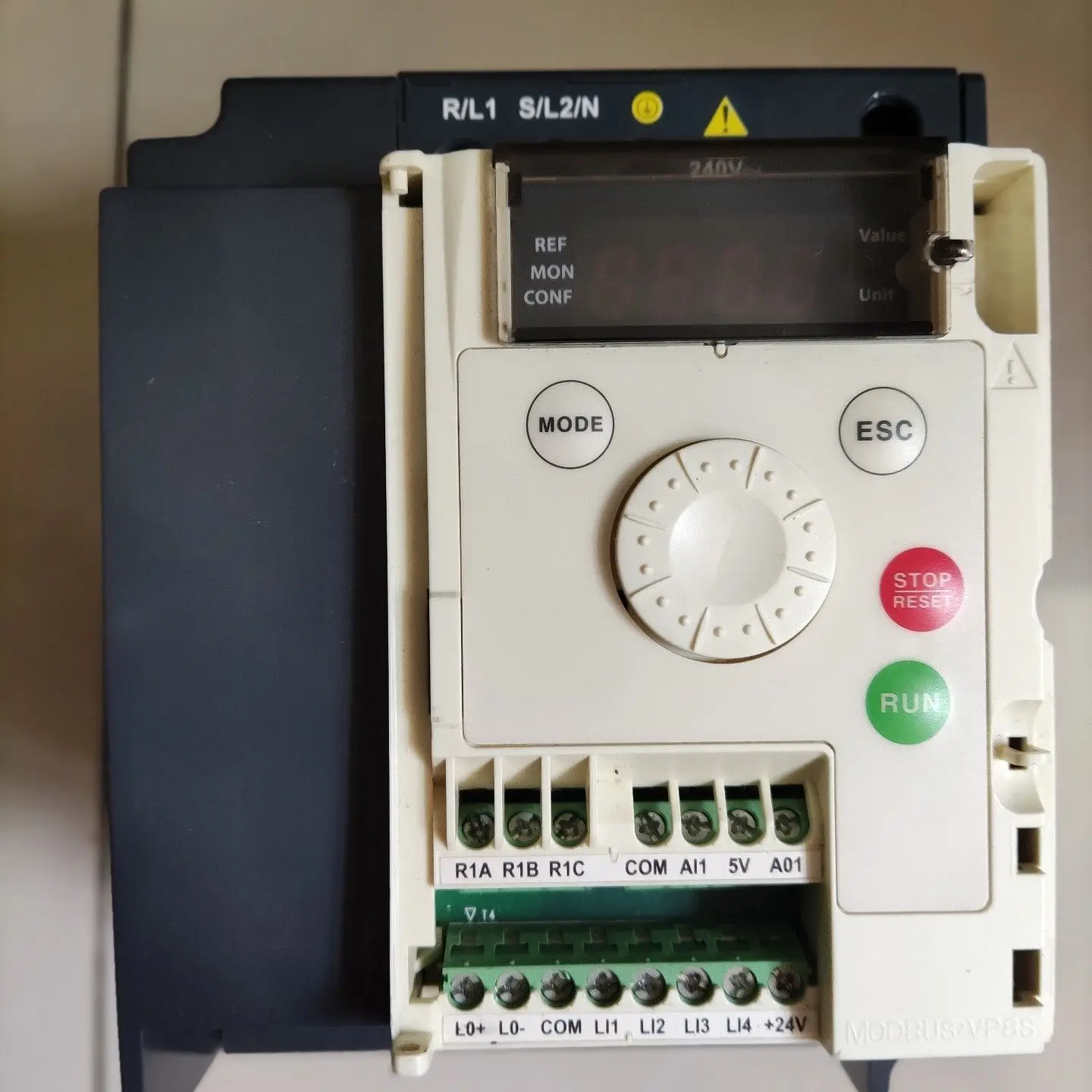 

ATV12HU15M2, б/у продукт хорошего качества, 80% новый.