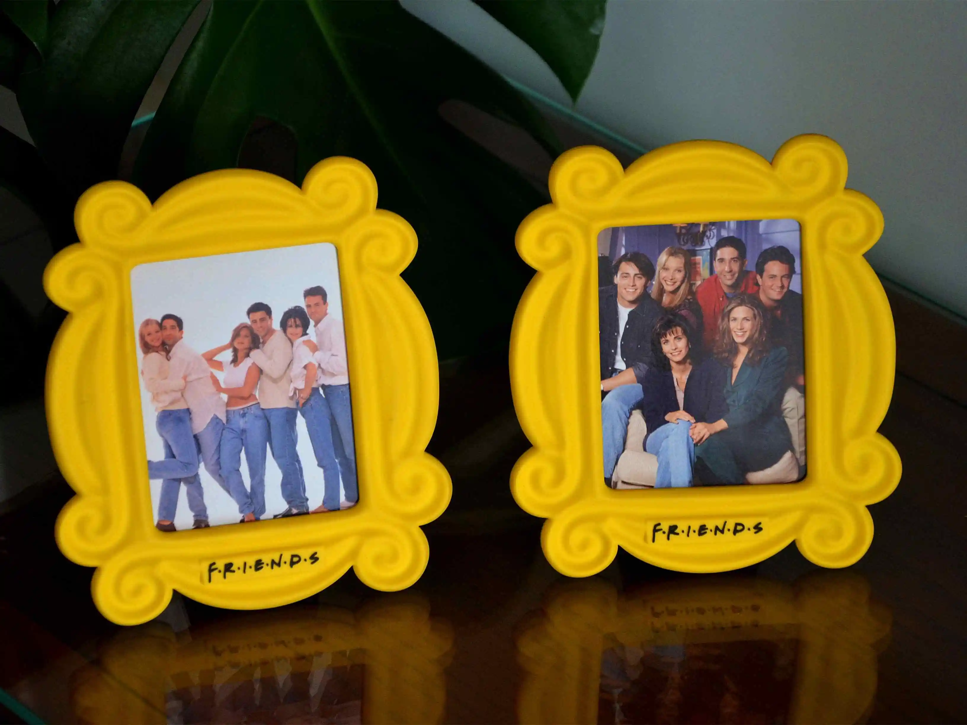 Friends TV Show Photo Frame Handmade Monica Door Frame Yellow Photo Frames Collectible Home Decor Desk Ornaments Friends Gifts