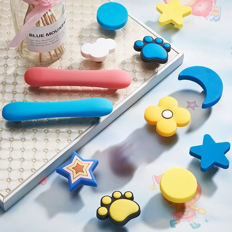 

Modern Children Room Rubber Cabinet Knobs and Handles Wardrobe Door Drawer Pulls Cute Star White Cloud Furniture Handle
