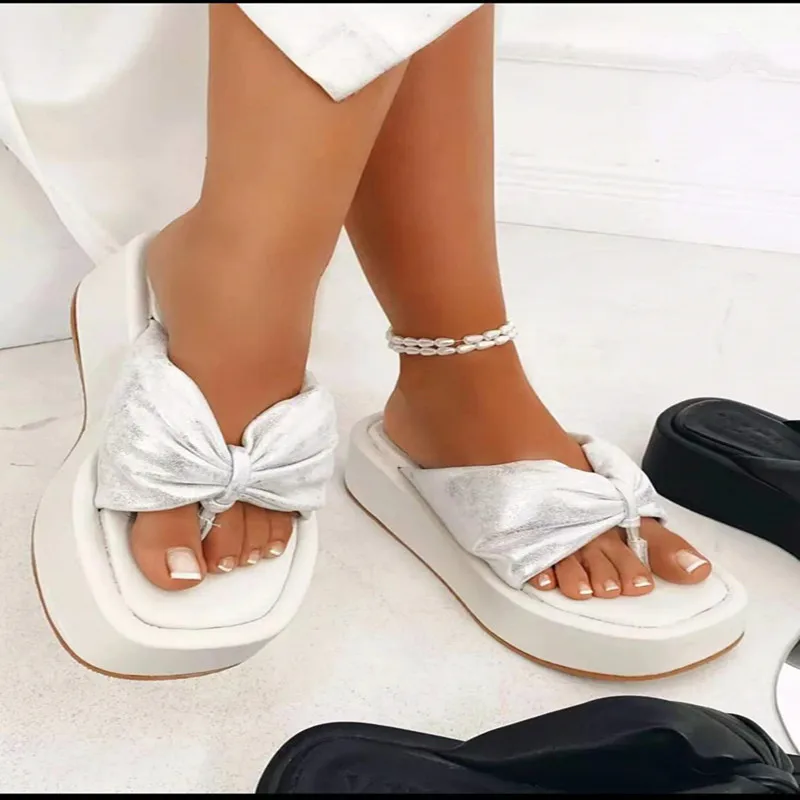 

Summer New Soft Comfortable Flat Bottom Women Flip Flop Fashion Open Toe Casual Beach Shoes Sandals House Slippers