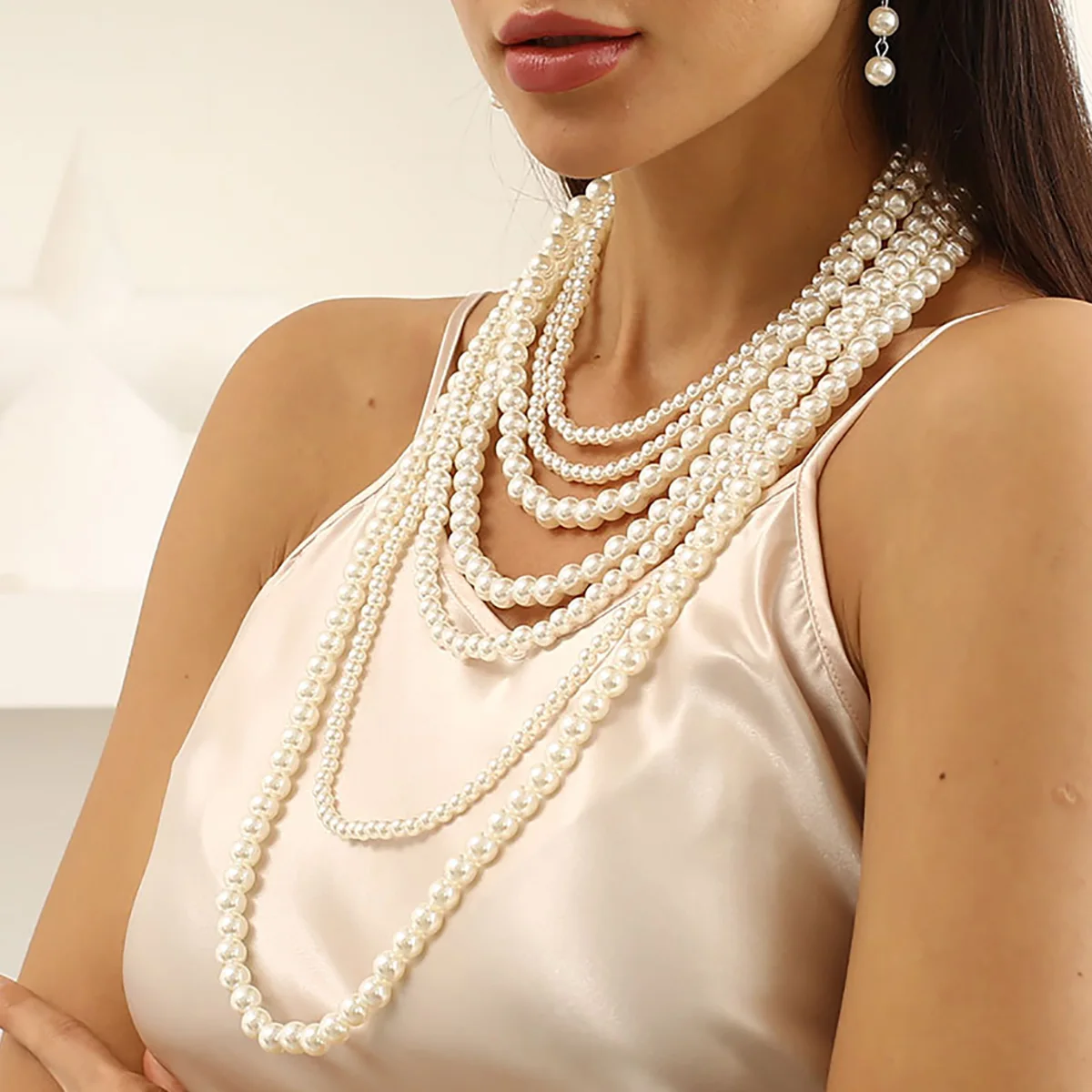 Simple Pearl Multilayer Choker Fashion Beaded Clavicle Chain Necklace Women's Classics Long Sweater Chain Wedding Jewelry Gift