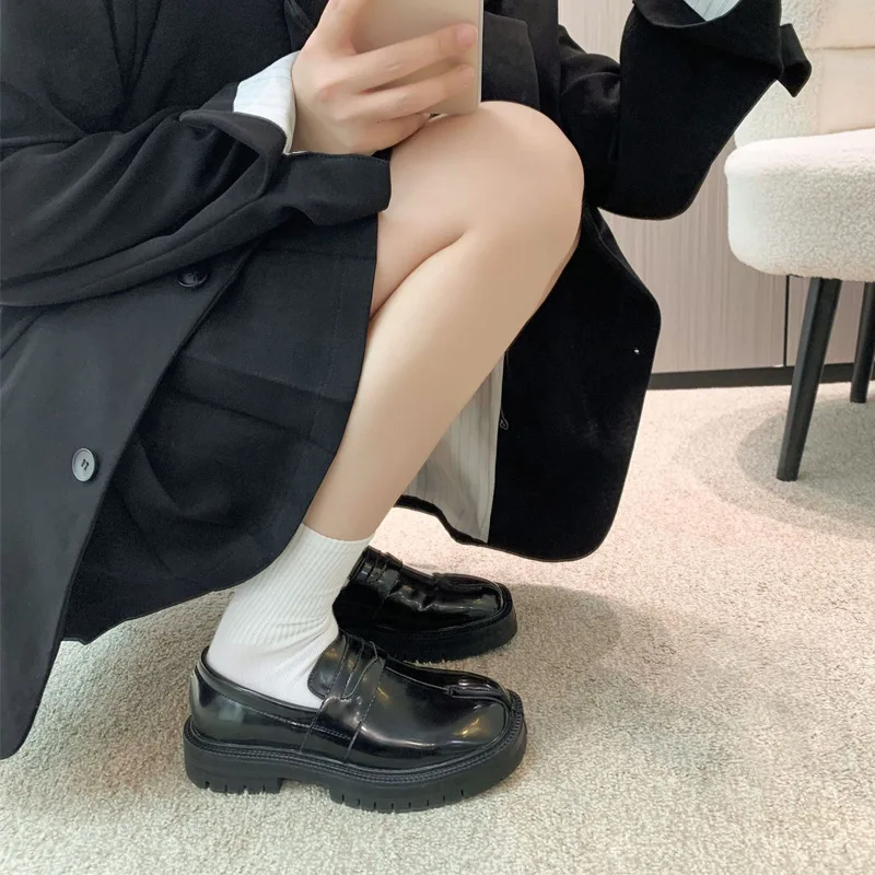 Лоферы кожаные женские на шнуровке повседневные туфли в форме подковы с