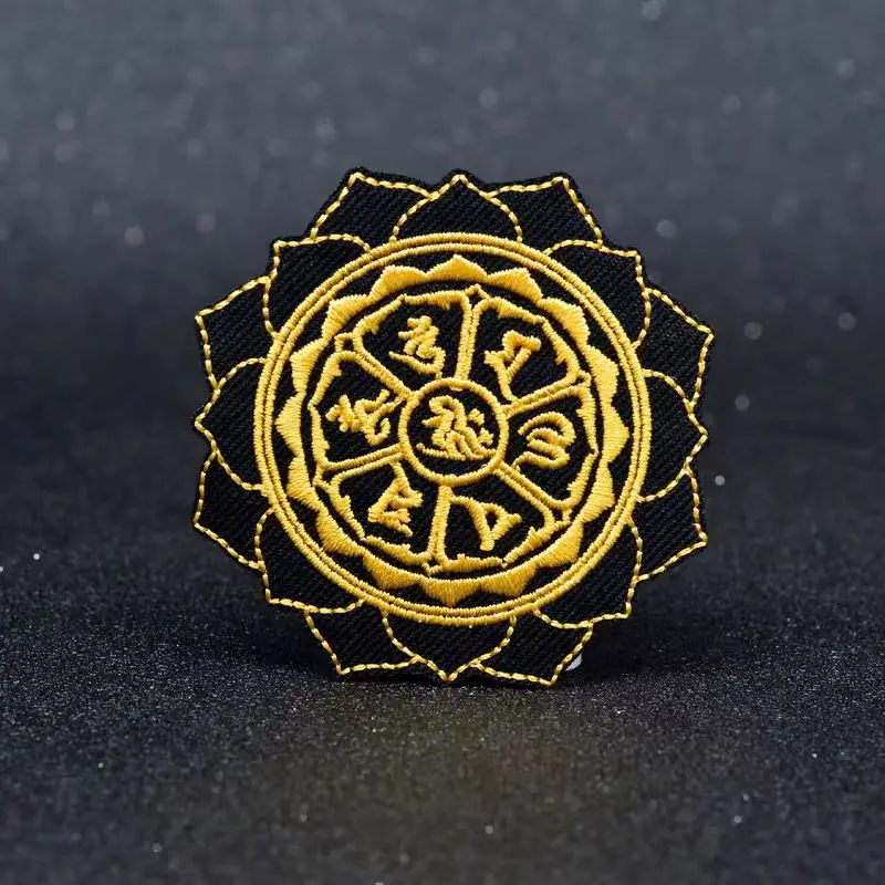 Черная вышитая нашивка в виде цветка лотоса патч Ом Мани Падме ХУМ тактический