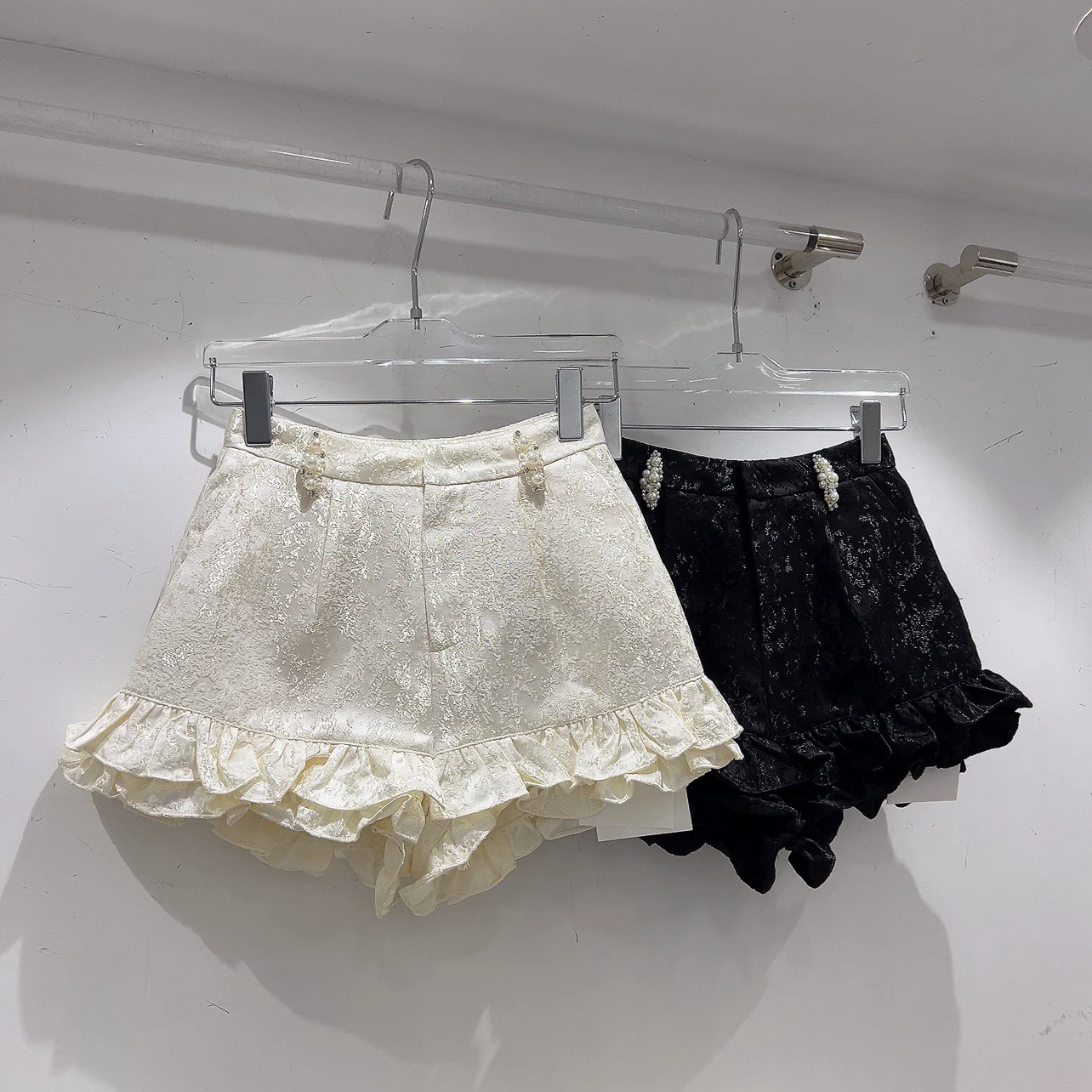 Japanese Elegant Wooden Ear Beaded Wide Leg Shorts 2023 Summer New High Waist Loose Slimming Fashion Black Shorts Girl Hot Pants