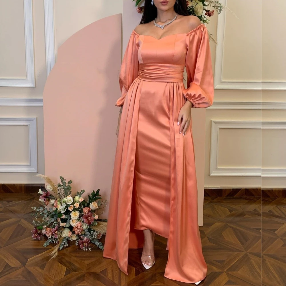 Вечернее атласное драпированное платье на День святого Валентина