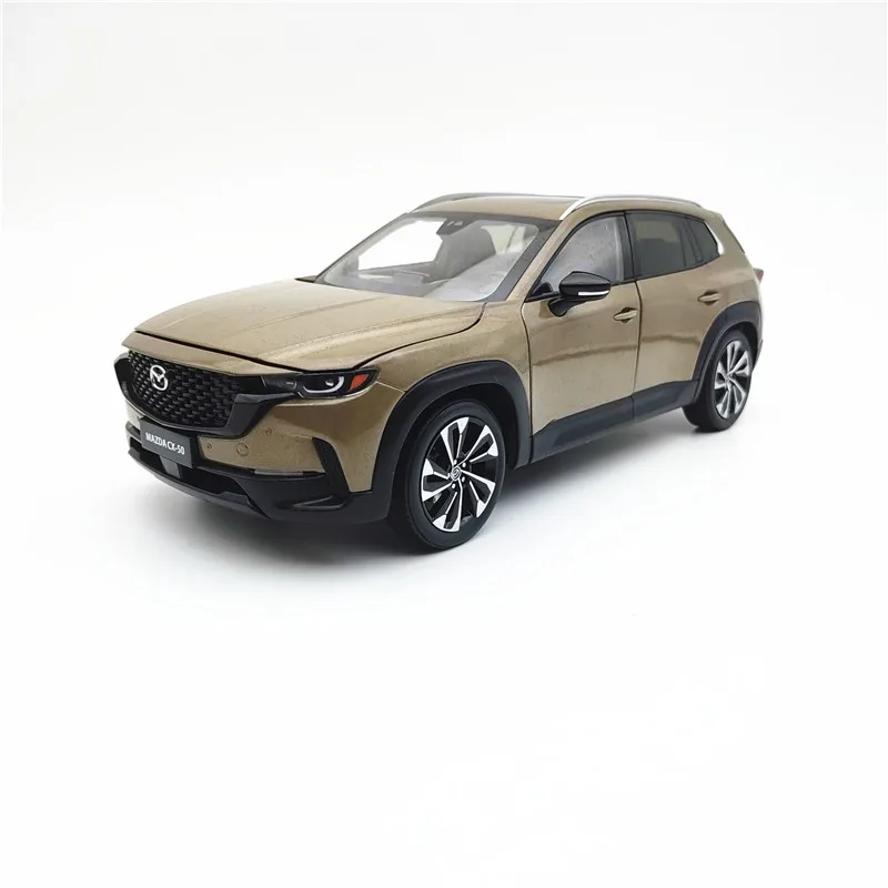

Масштаб 1:18, модель автомобиля Changan Mazda CX-50 SUV из сплава