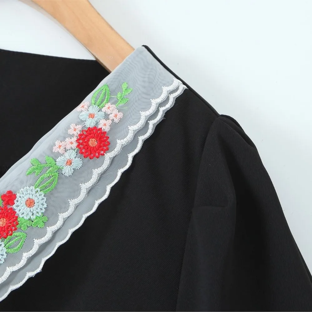 Good Quality Plus Size Dress Women Clothes 2023 Summer French High Waist Embroidered Peter Pan Collar One-Piece Oversized Curve