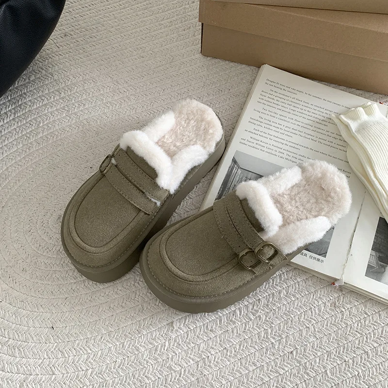 Женские шлепанцы из ПУ кожи на низком каблуке с мехом