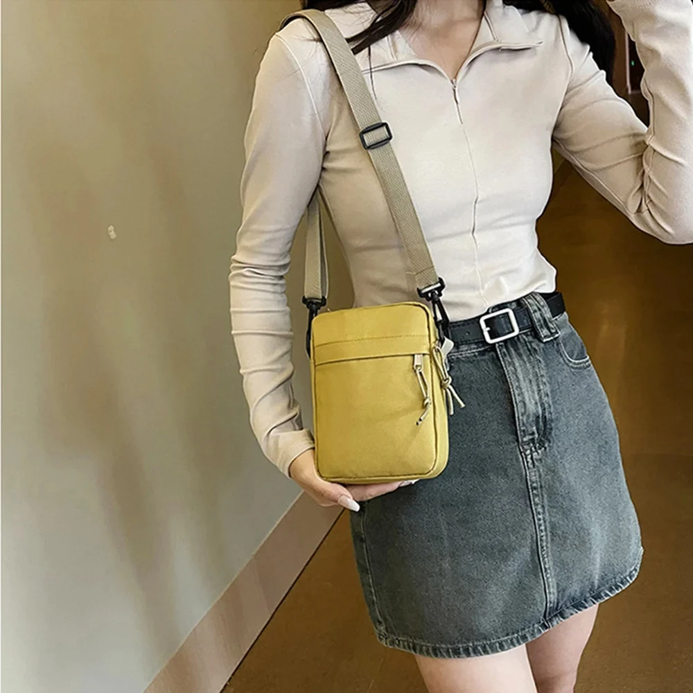 Неформальная маленькая сумка с открытыми плечами и маленькими