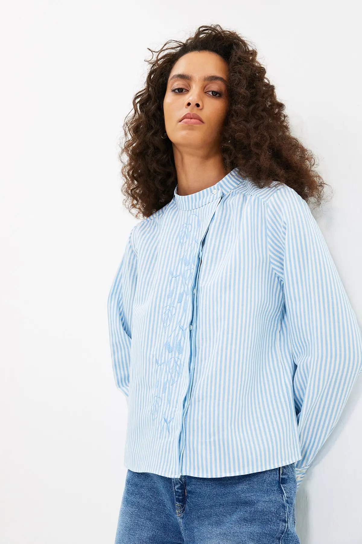 

Trendyol Embroideried Blouse TWOAW22BZ0964