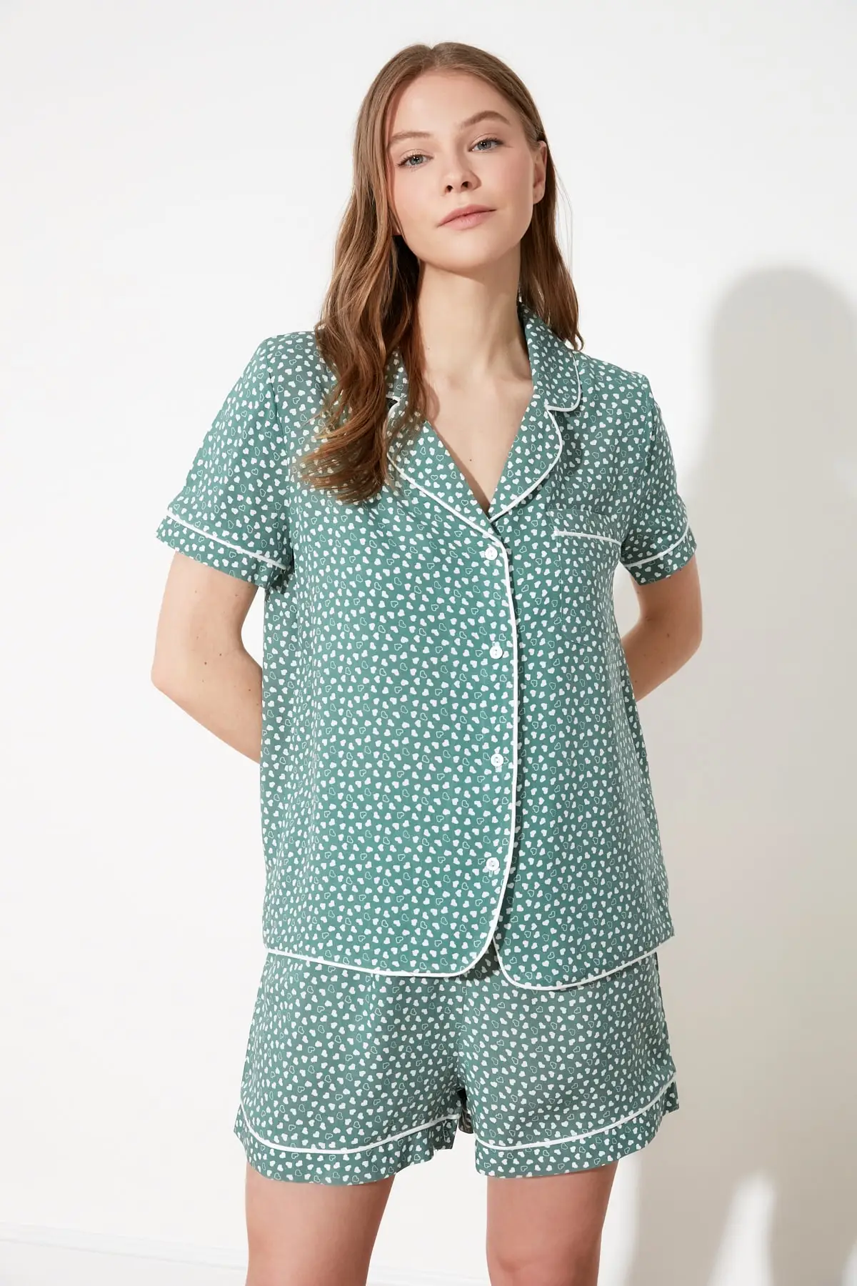 

Trendyol Heart Pattern Woven Pajamas set THMSS21PT0736
