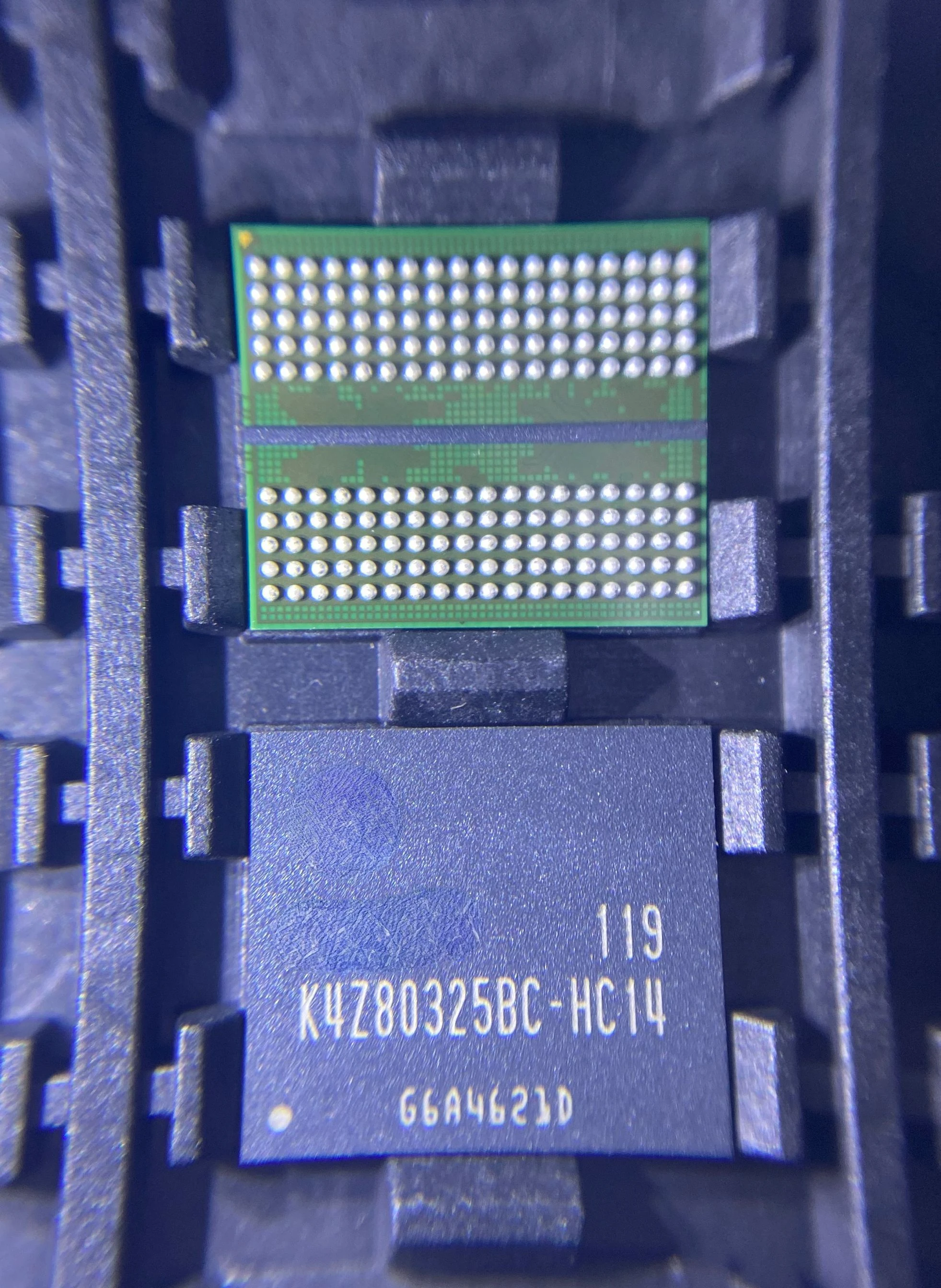 

10pcs K4Z80325BC K4Z80325BC-HC14 BGA DDR6 Original