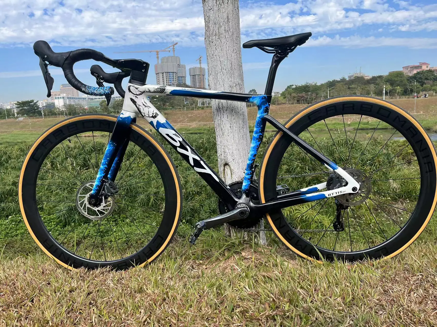 Фото Рама для шоссейного велосипеда BXT Carbon Disc Brake, скрытая проводка, руль, сверхлегкая рама. №5
