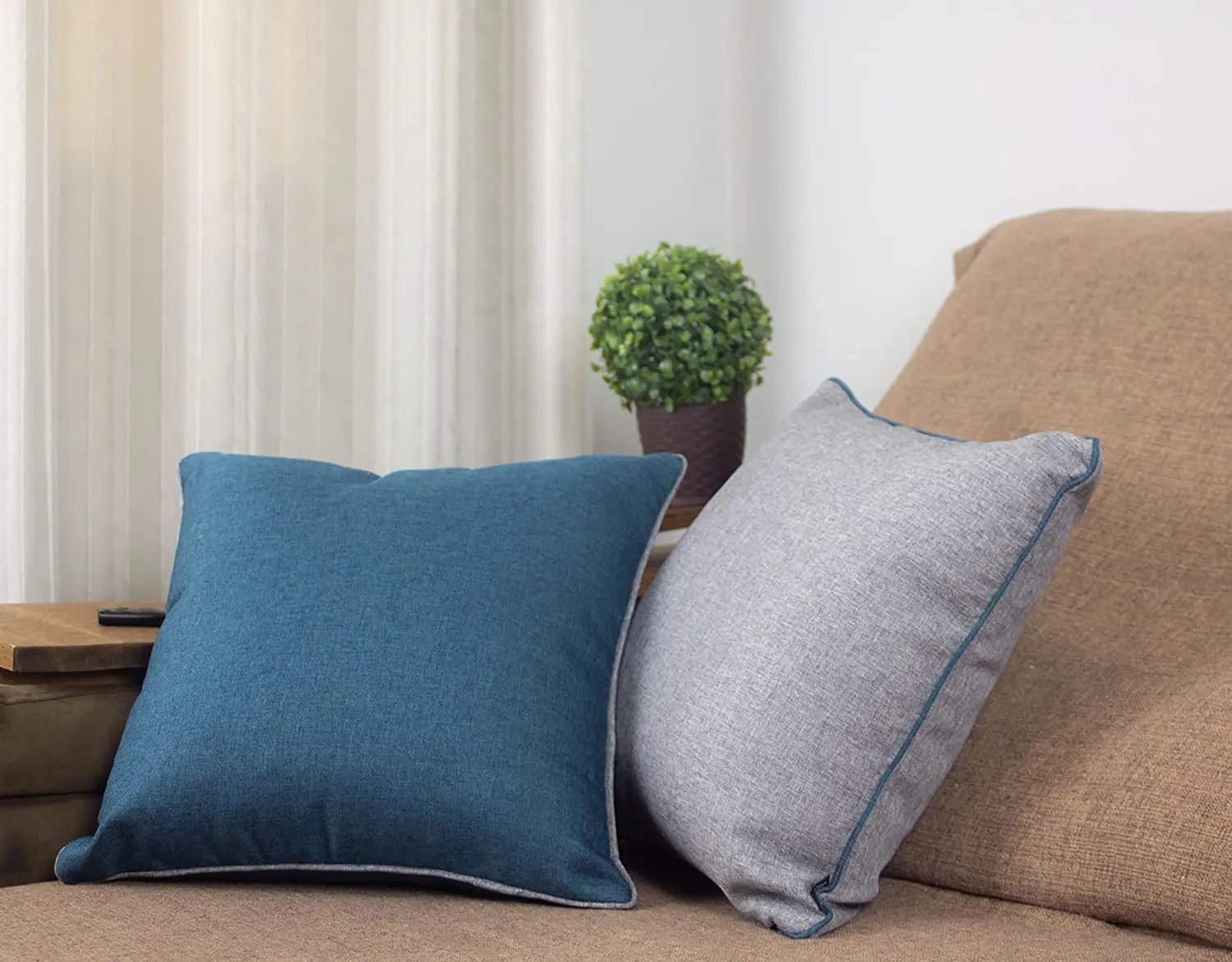 

Kit 2 Linen Cushion Cover with Living Drawstring (Beige with Brown - 45x45cm)