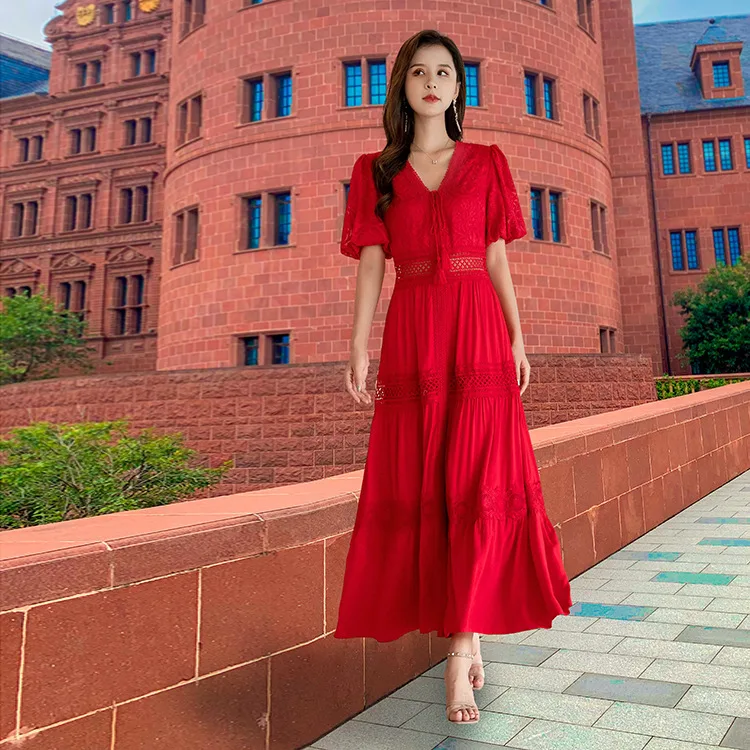 

2022 spring French temperament retro dress female v-neck puff sleeve princess dress