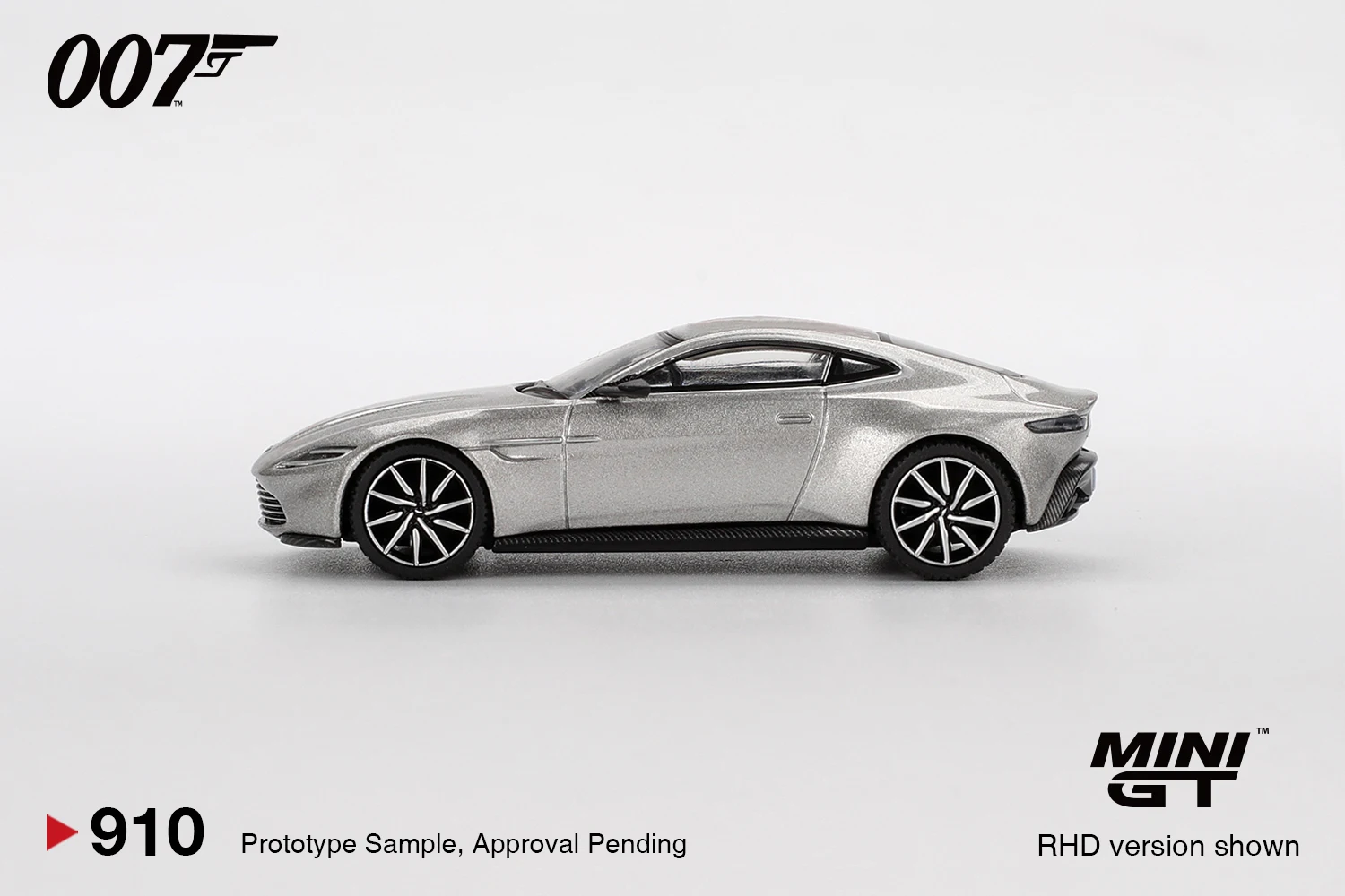Фото MINIGT 1/64 Aston Martin DB10 Spectre MGT00910-007 Металлическая модель автомобиля из сплава, игрушка для мальчиков №4