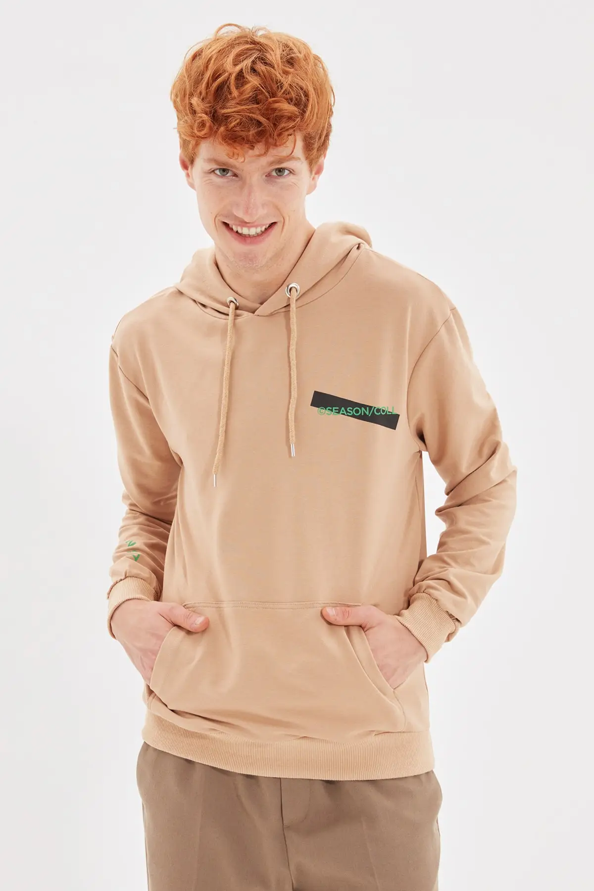 

Trendyol Men 'S Regular Fit Hooded Long Sleeve Printed Sweatshirts TMNAW22SW0404