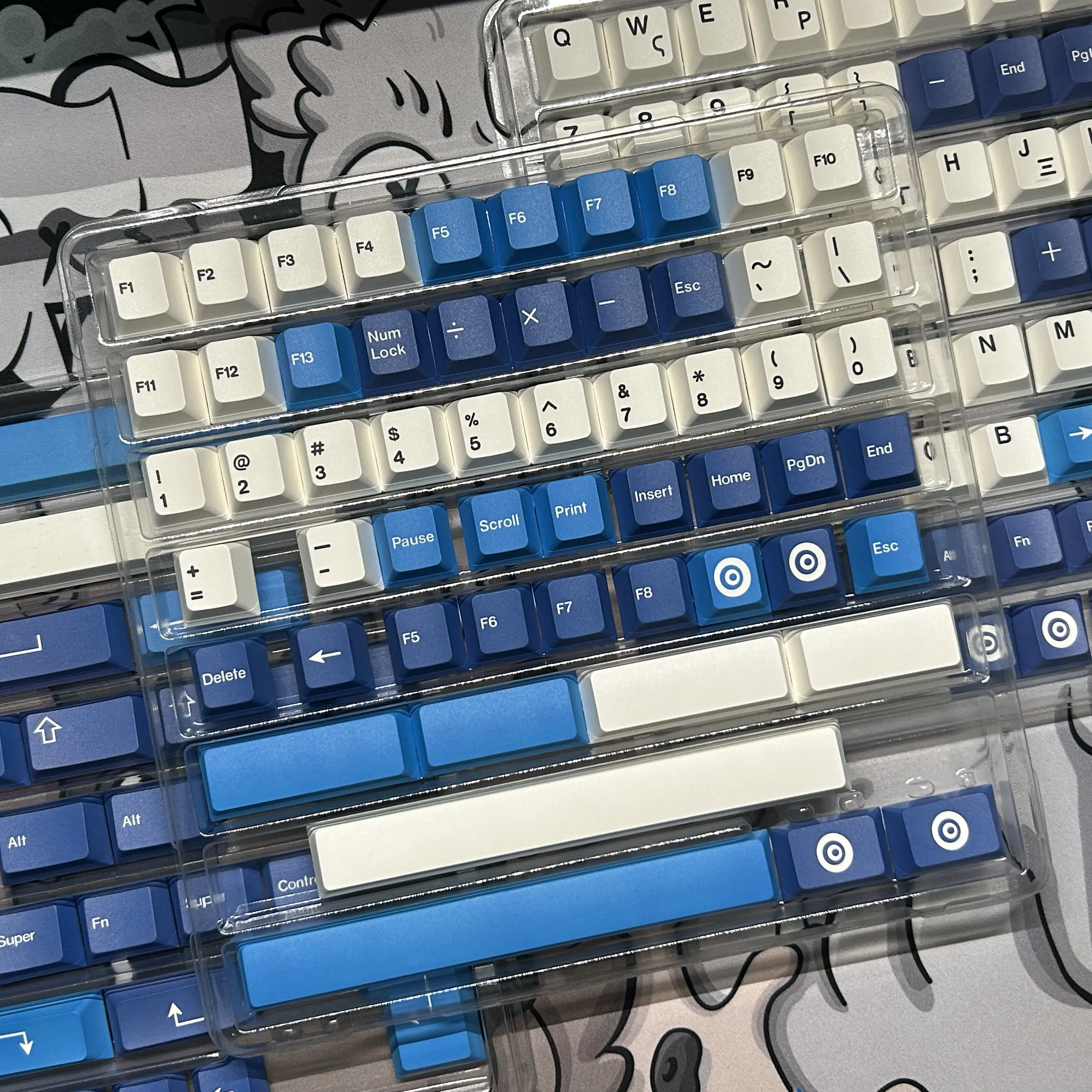 Фото Набор кейкапов GMK Evil Eye Blue White, PBT, сублимационная печать, оригинальные, ручной работы, для механических клавиатур №1