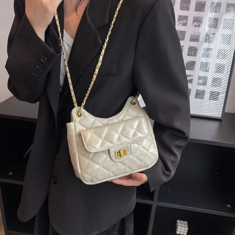 

WBS 2022 Winter Texture Underarm Bag for Women Classic French Style Rhombus Luxury Chain Bag Trendy Shoulder Bags Wholesale