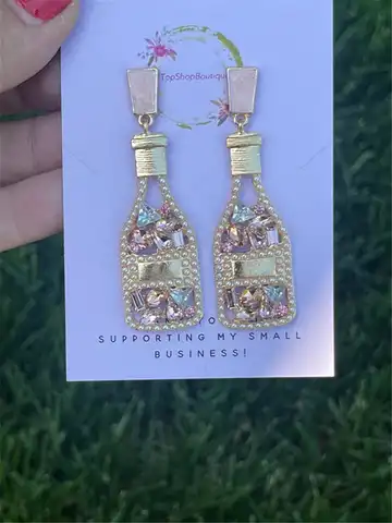 Diamonds of champagne, fashionable interesting jewelry for women