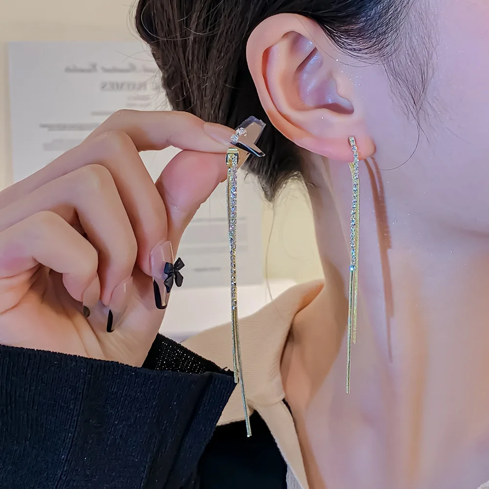 

2023 New Fashion Trend Unique Design Elegant Delicate Long Zircon Tassel Stud Earrings Women Jewelry Wedding Party Premium Gifts