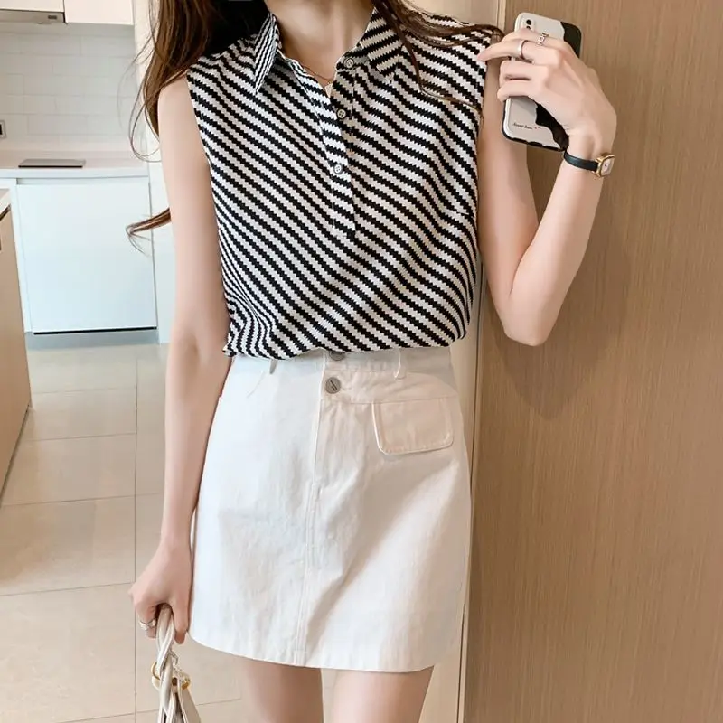 Женская шифоновая рубашка-поло в полоску с воротником без рукавов