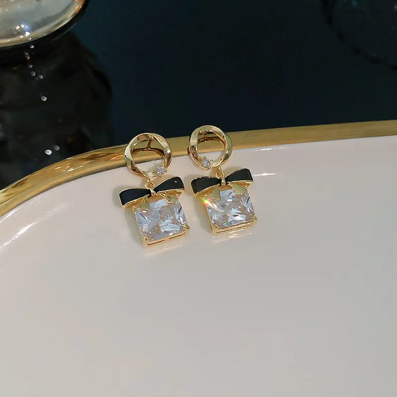 

Minar Stylish Shinning Rhinestones Bowknot Earring for Women Office Lady Gold Color Metal Knotted Dangle Earrings Jewelry 2022