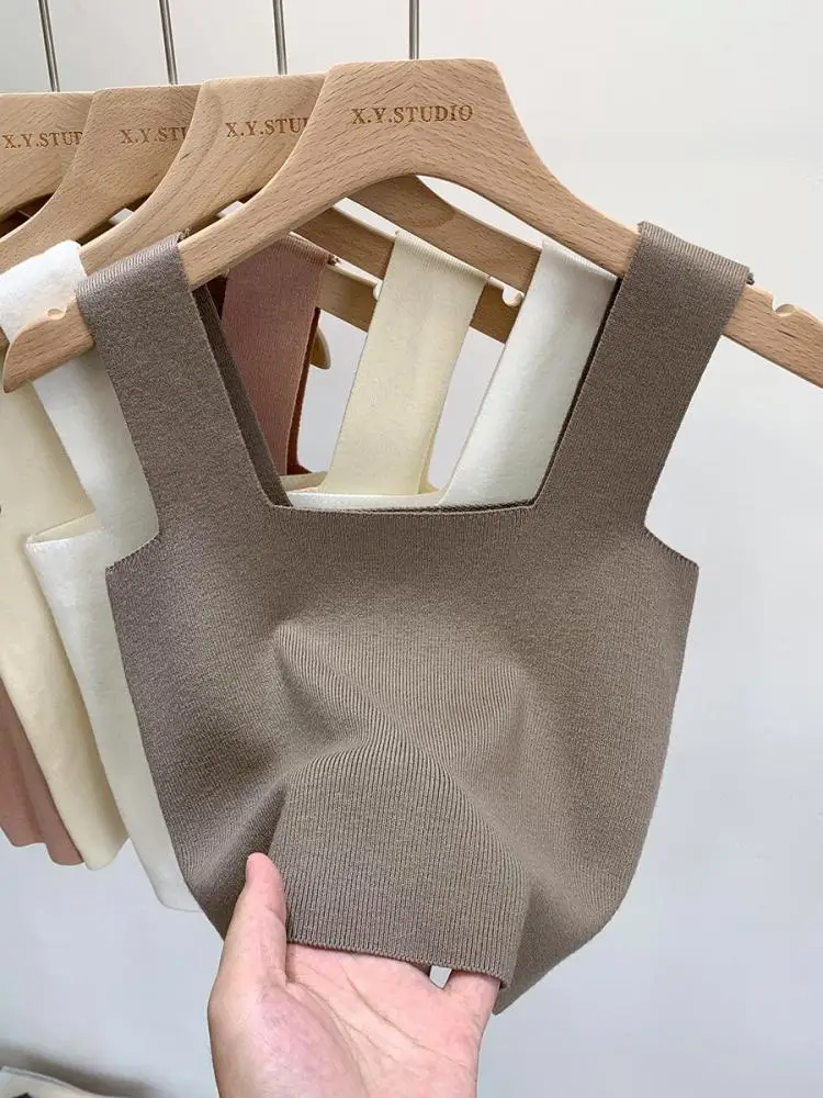 Женский трикотажный топ без рукавов короткий с квадратным вырезом 6 цветов лето