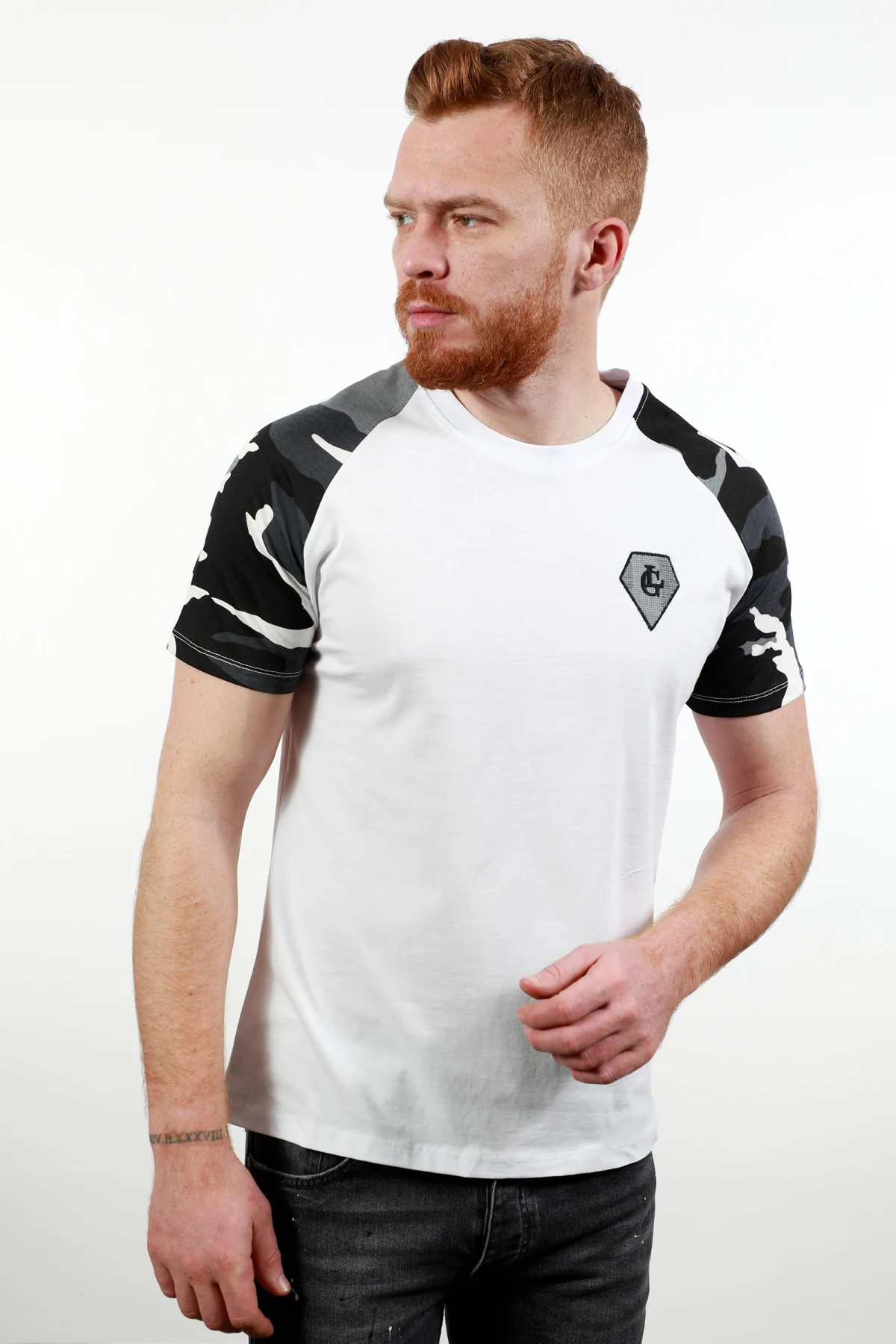 

DeepSEA front embroidery back sleeve men's short sleeve men's t-shirt 2201295