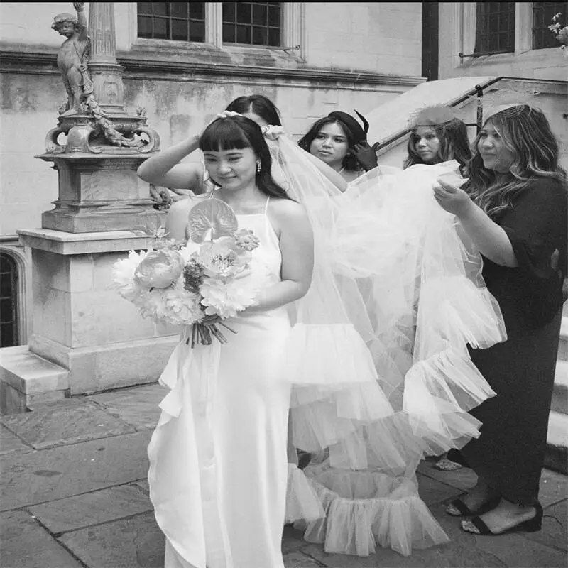 

Tulle Ruffles Wedding VeilsNew premium simplicity Fashion Stunning Headwear Bridal Accessories Veils With Comb Chic