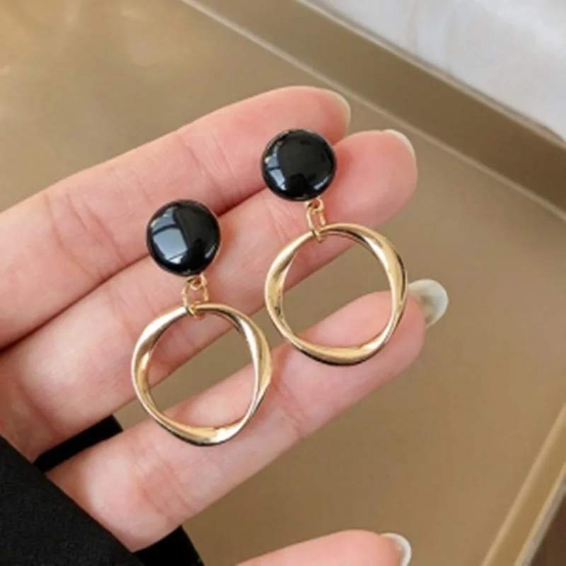 

Korean Dangle Earrings Pendants Women's Crystal Earrings Hollow Ear Drop Earrings aretes de mujer
