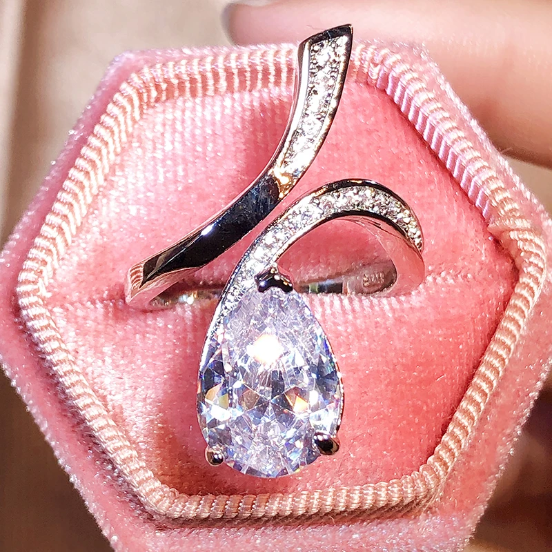 

Delicate Asymmetrical Double-Entwined Oval Diamond Couple Ring For Women Geometric Zircon Christmas Gift Banquet Jewelry