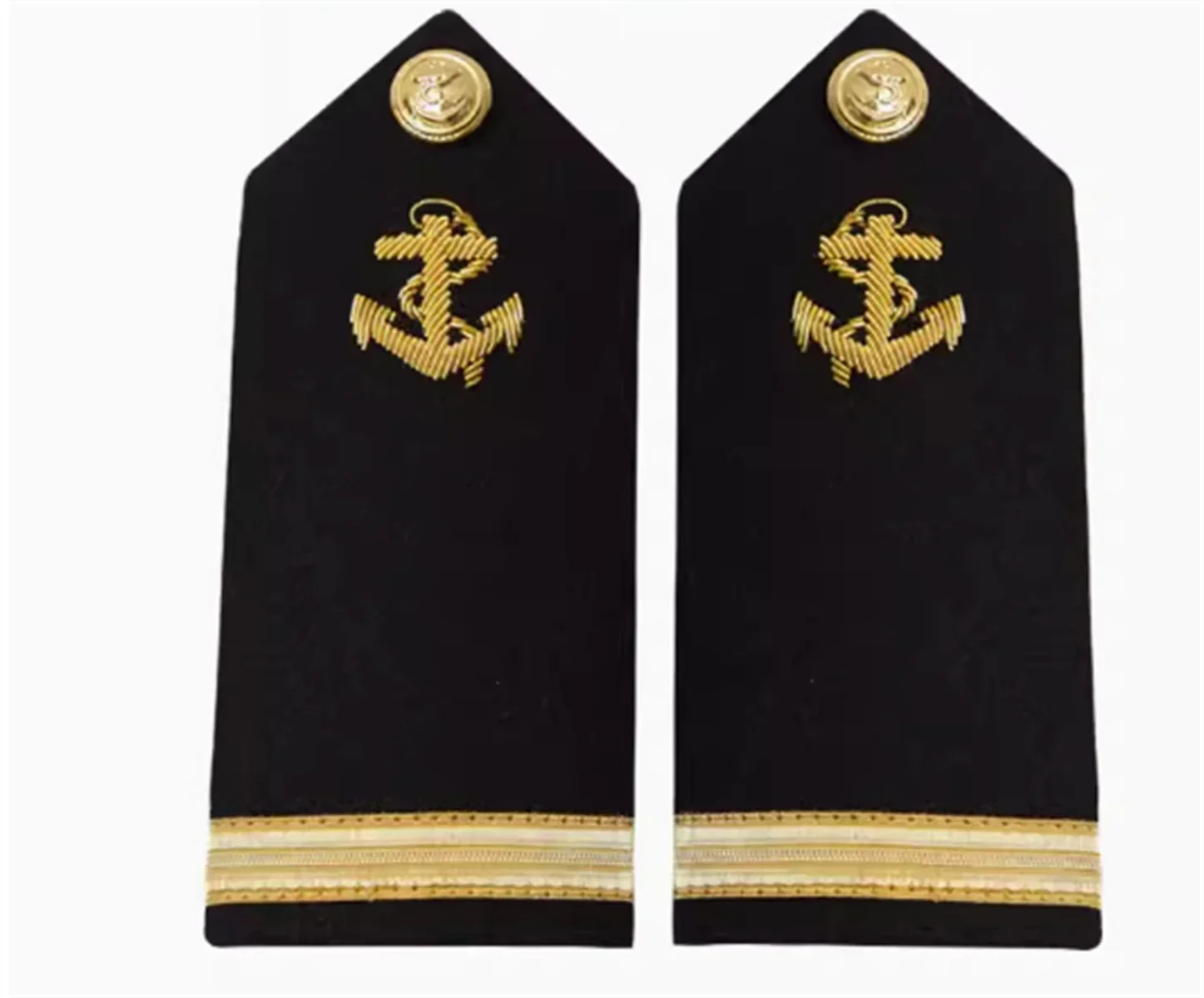 Значок на плечо из шкуры капитана Академии