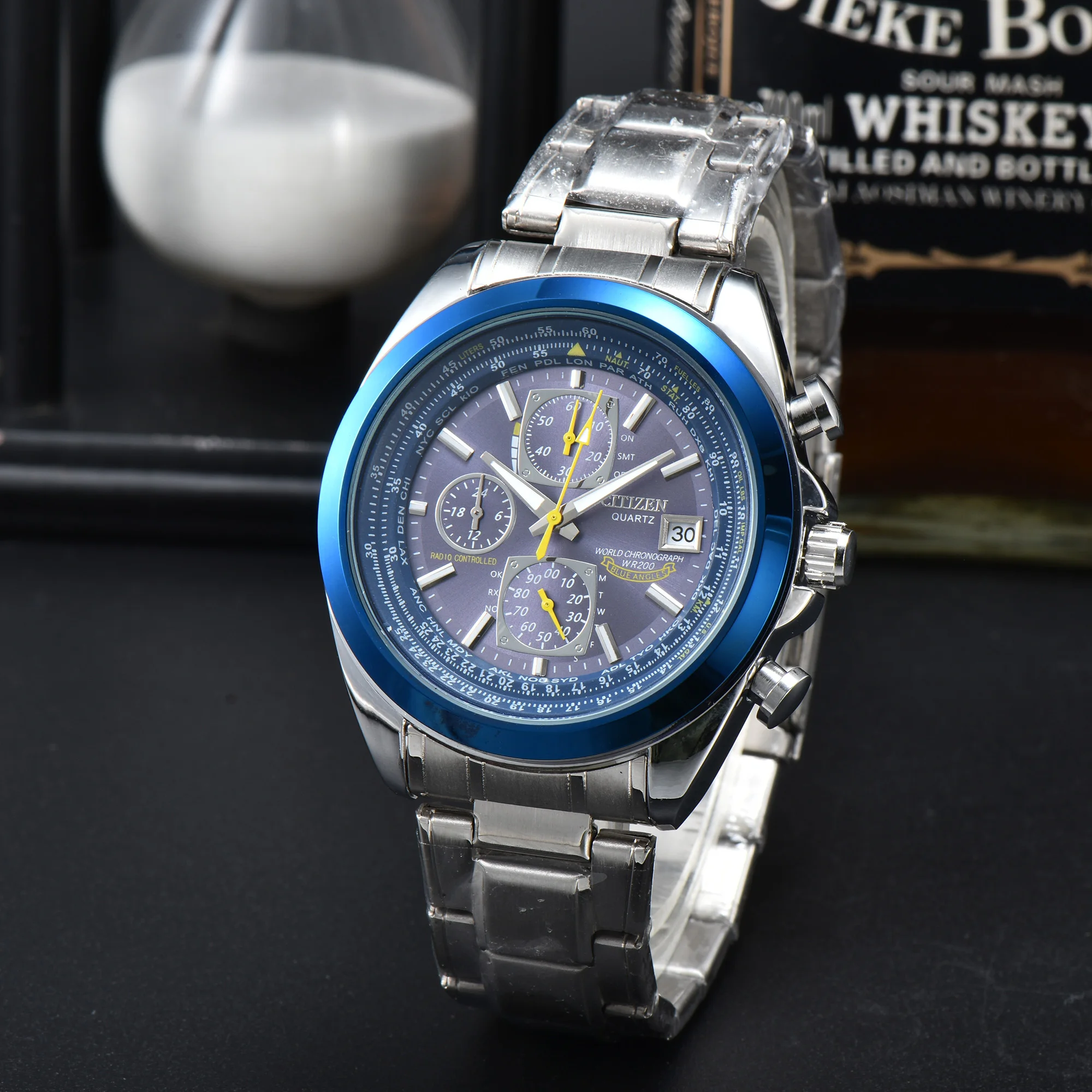 

Sports Diving Watch Silicone Glow Men's Watch Luxury Trend Quartz Clock Calendar Waterproof Multifunctional women Watch