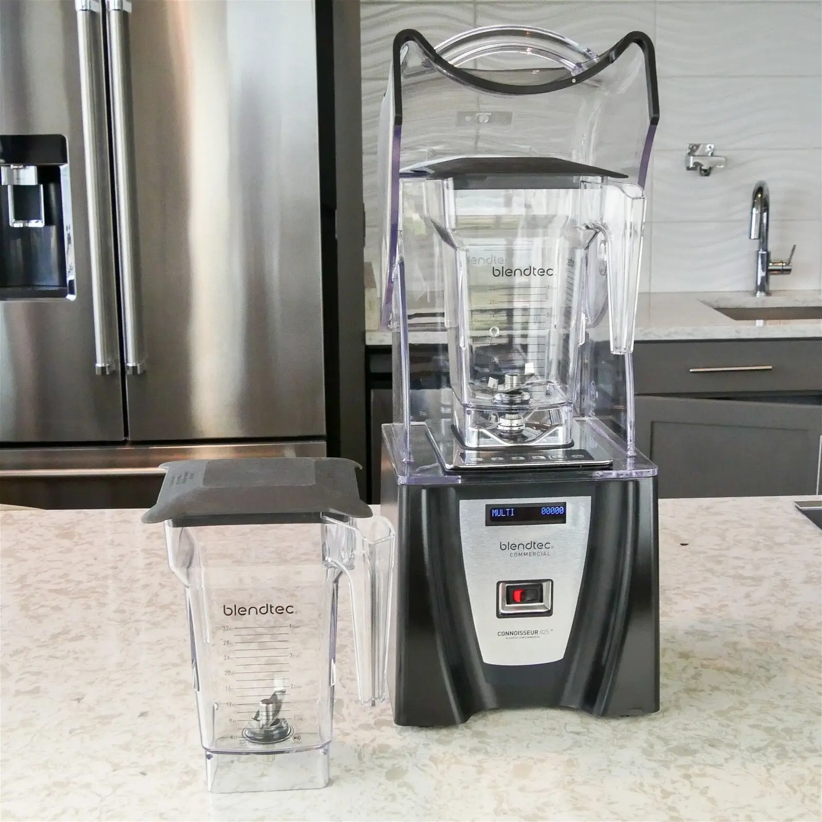 Blendtec Commercial Connoisseur 825 Blender + 2 FourSide Jar