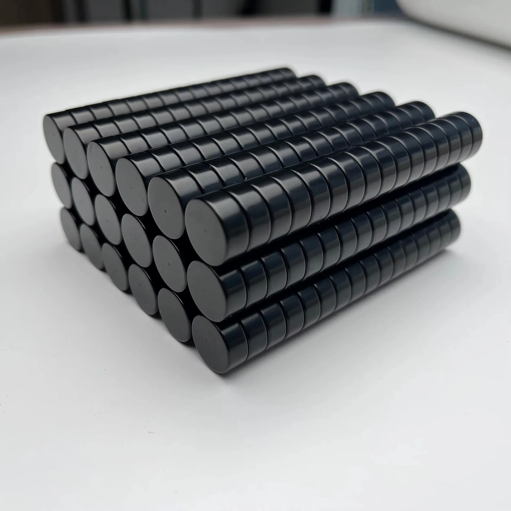 

Неодимовые магниты N52 10x2 10X5 6x2 6x3 с эпоксидным покрытием