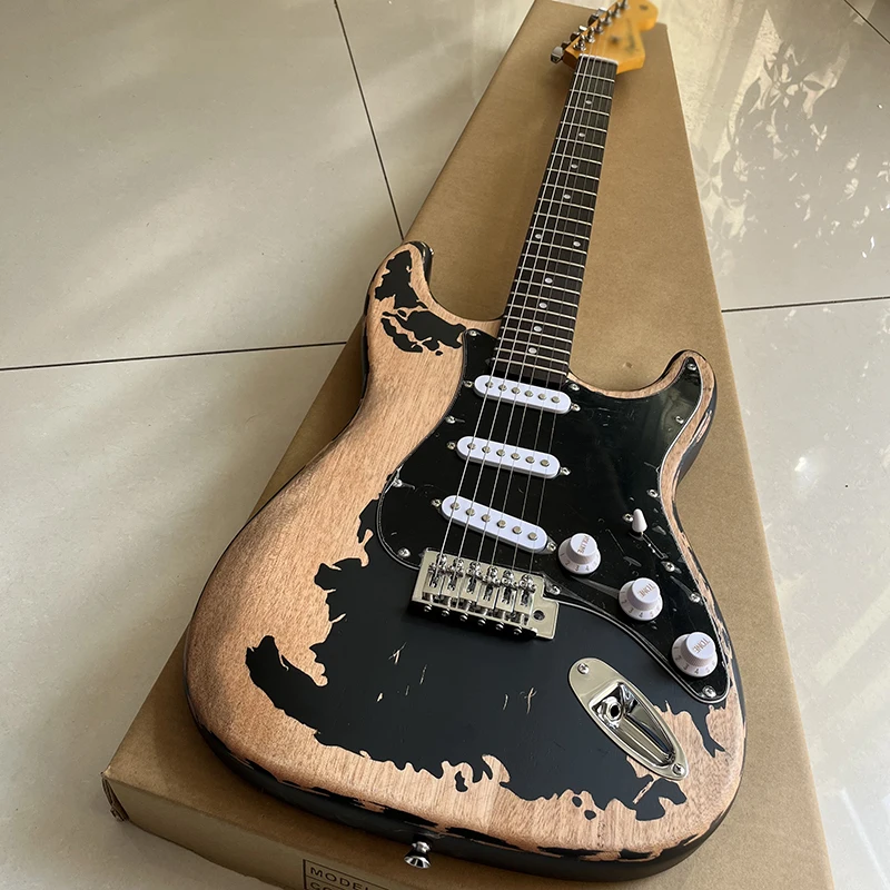 

Classic brand electric guitar, exquisitely handmade old style, guaranteed quality, moving tone, free delivery to your door!