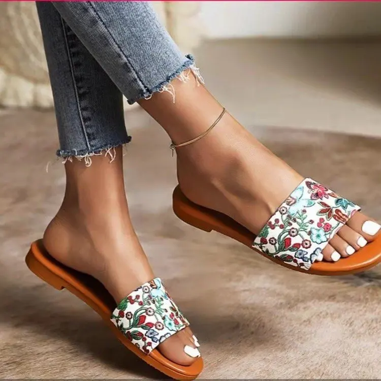 

2022 Summer New Ethnic Embroidery Outdoor Slippers Women's Beach Flat Sandals