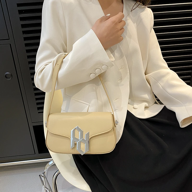 High Quality Metal Letter Women Purse And Handbags 2023 New Famous Designer Brand Chain Shoulder Messenger Bags Small Square Bag