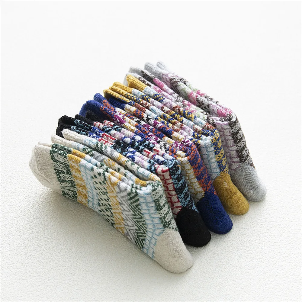 5 Pairs Women Wool Socks Autumn and Winter Thermal Thicken Warmer Ethnic Style Cashmere Socks Women