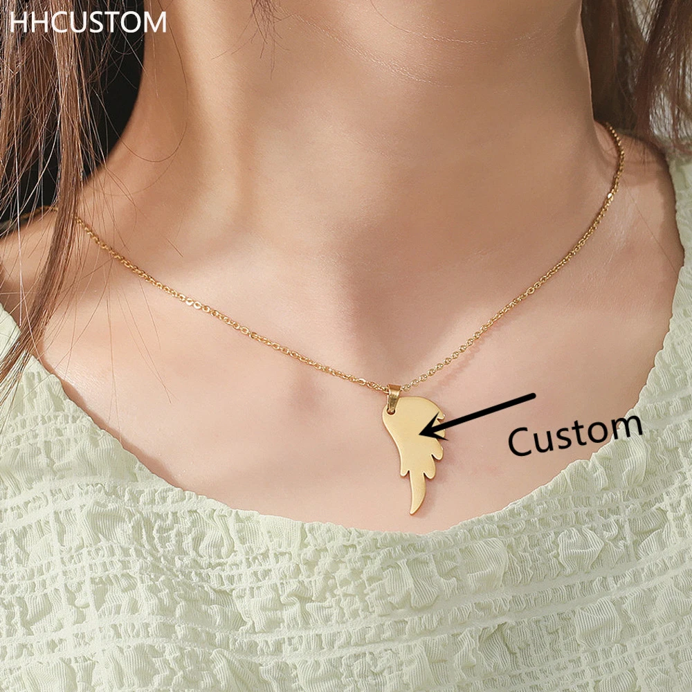 

Индивидуальное ожерелье с именем крыльев HHCUSTOM, индивидуальная цепочка из нержавеющей стали, кулон с буквой-углом, чокер для женщин, ювелирн...