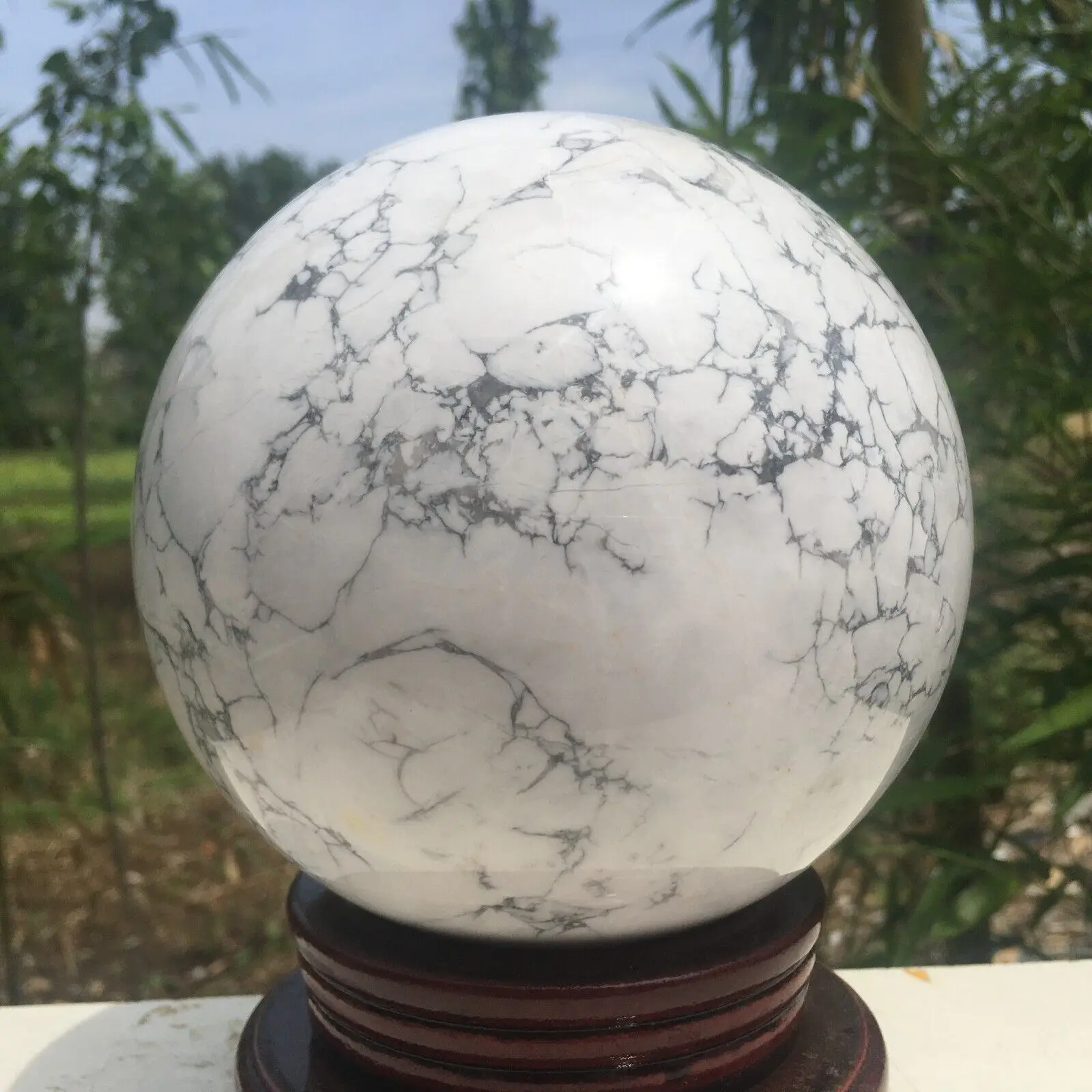Натуральная сферическая лампа Howlite