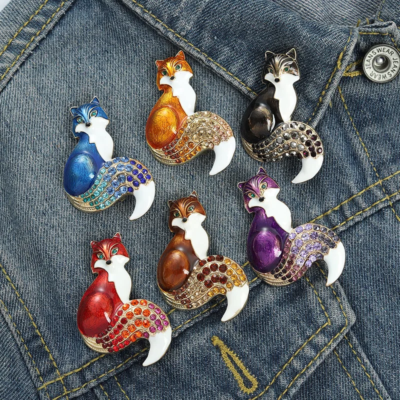

Fashion Colorful Big Tail Fox Animal Enamel Pins Rhinestone Crystal Lady Funny Badge Lapel Pin for Friend