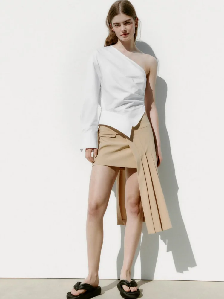 

PB&ZA 2023 New Women's Clothing Foreign Style Fashion Asymmetric Design Oblique Shoulder Pleated Slim Fit Short Top 2757211