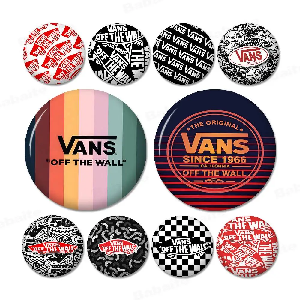 Фото Классические значки-пуговицы с логотипом V-VanS, креативные броши с надписями, украшения для рюкзаков и одежды, модные мультяшные украшения, подарки. №1
