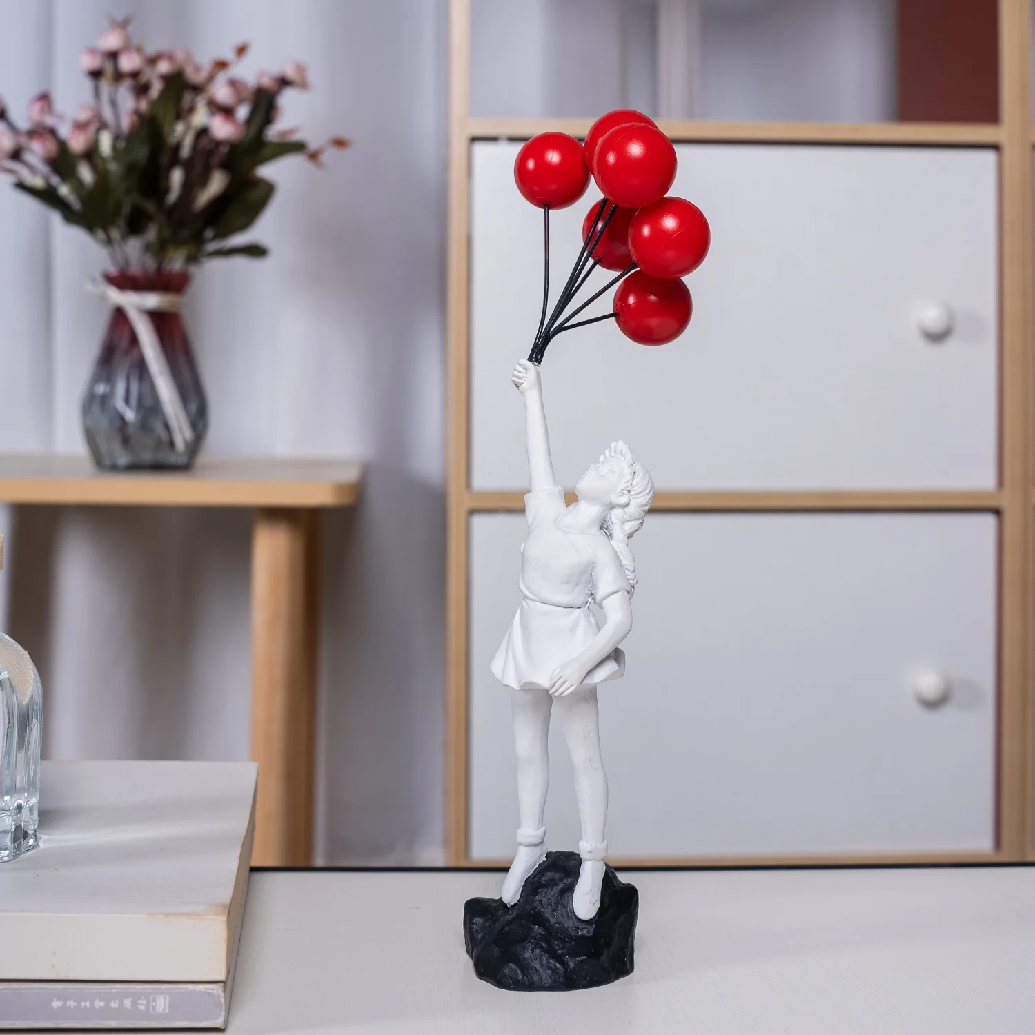 

Banksy Balloon Girl Statues Art Sculpture Resin Flying Balloon Girl Statue Home Decoration Desk Living Room Decor Accessories