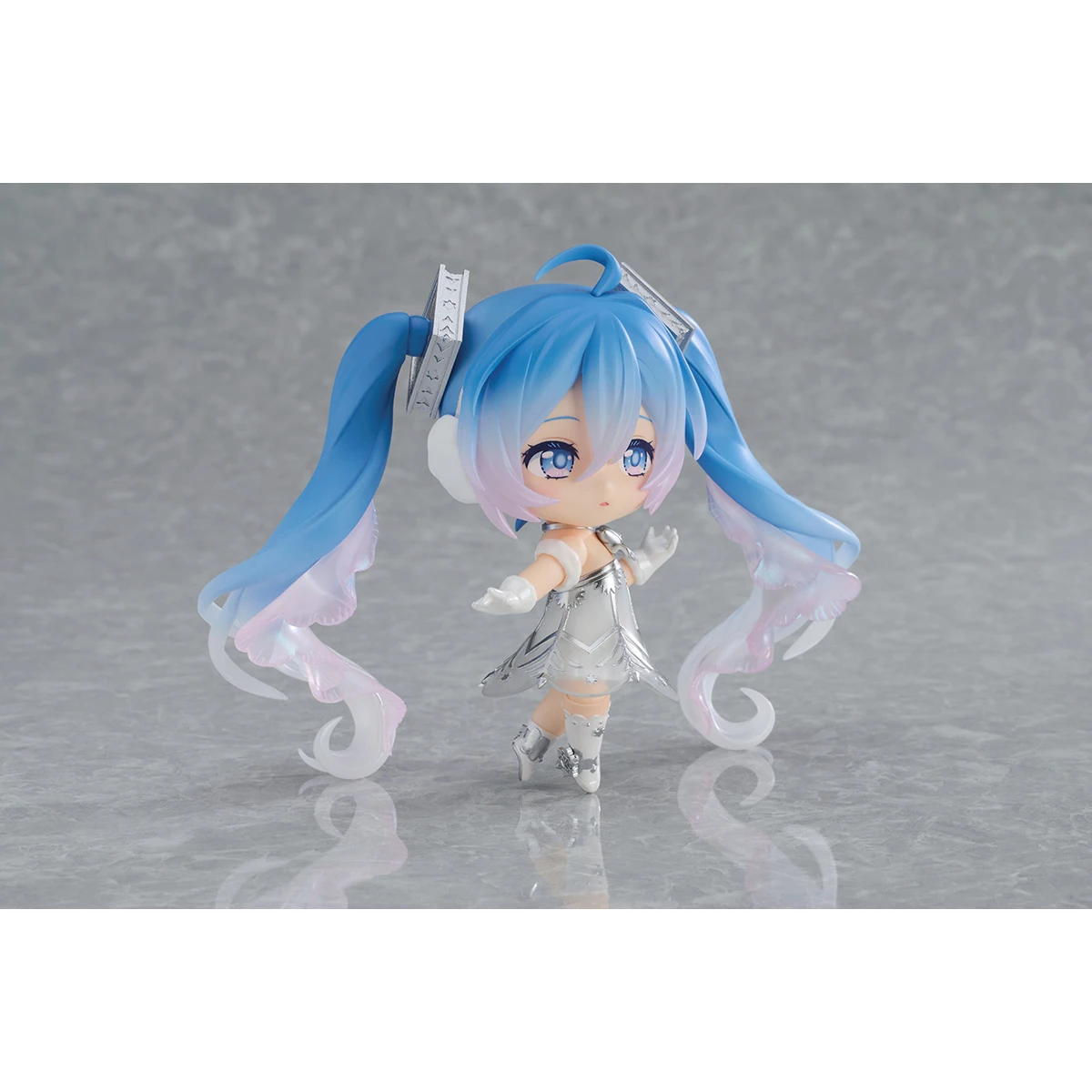 Фото В наличии Оригинальный GSC Nendoroid 2878 Хацунэ Мику, версия с концерта Symphony 2025 в Саппоро. Коллекционная фигурка аниме-персонажа, модель, игрушка, украшение №4