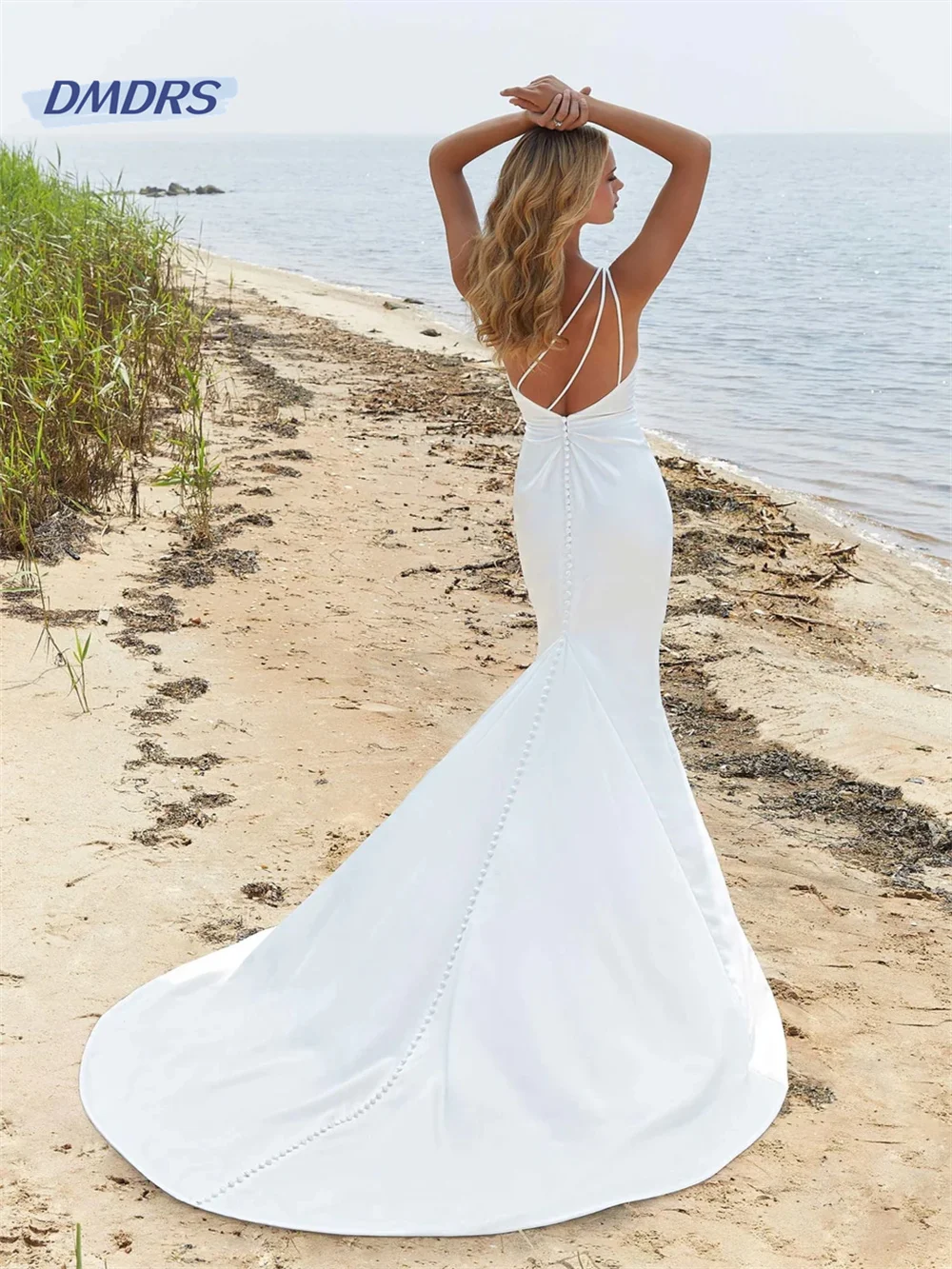 Рисунок 2 - Простое свадебное платье-футляр на одно плечо