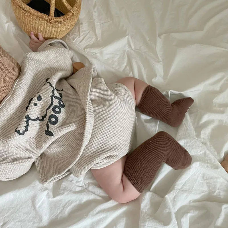 2023 Spring New Baby Cotton Waffle Cardigan Set Boy Cute Bear Print Tops Pants 2pcs Set Girl Summer Pp Pants Suit Infant Clothes