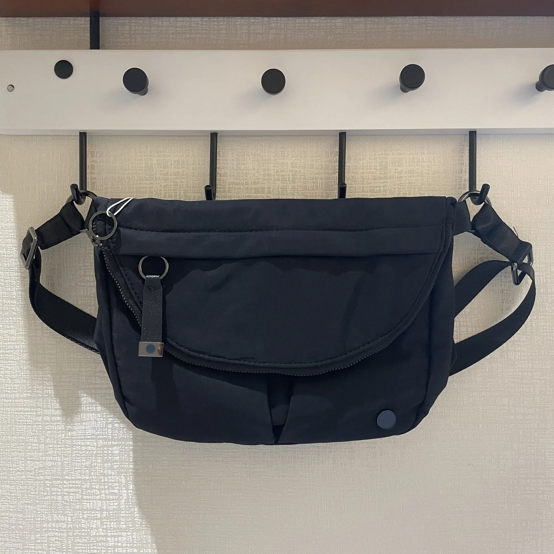 Lulu Women Everywhere Belt Bag Outdoor Casual Messenger Bags With Metal Logo Travel Sports Fitness Waterproof Crossbody Bags